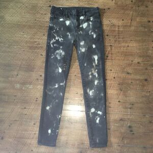 American Eagle black acid wash size 8 hi-rise mom jeans jeggings